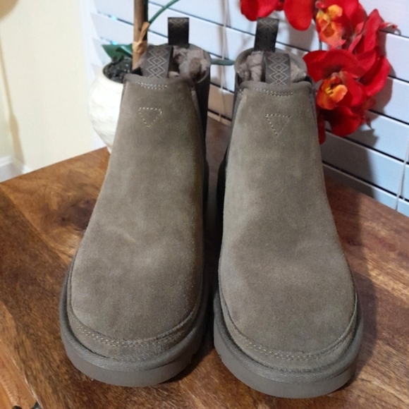 SOLD🔶️🔶️🔶️Men's UGG boots size 9 Neumel Chelsea boots gray - Picture 4 of 10